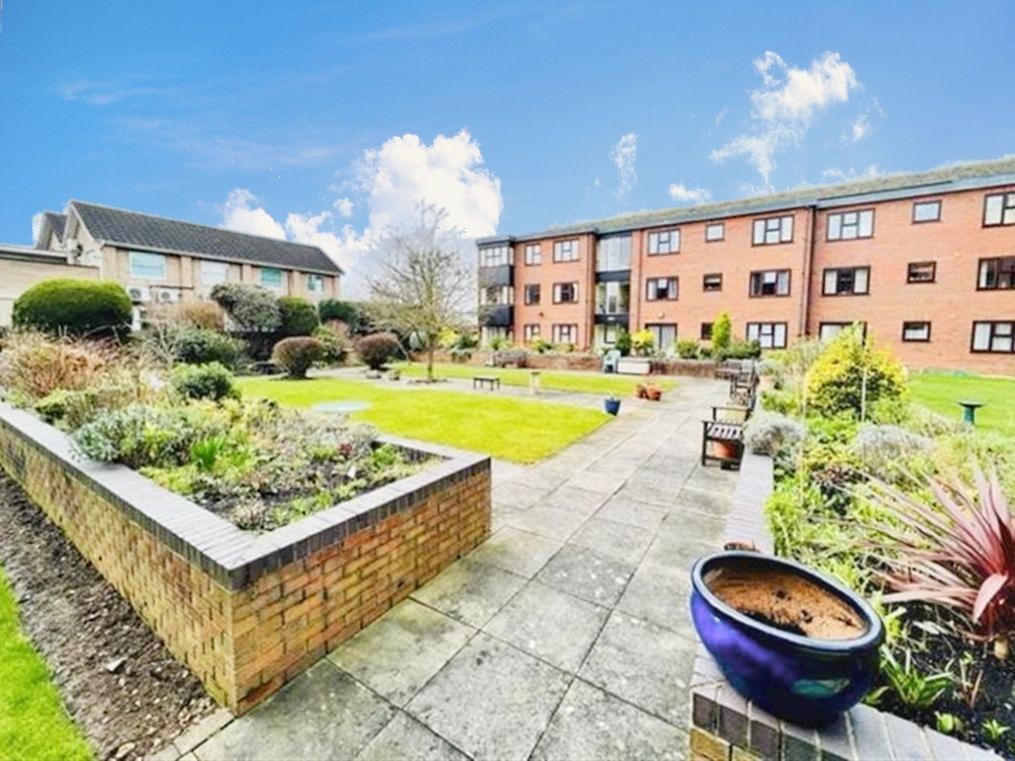 2 bed flat for sale in Lincoln Road, Peterborough PE1 Zoopla