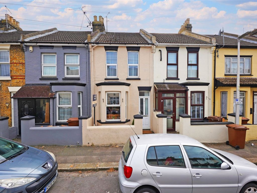 3 bed terraced house for sale in May Road, Gillingham ME7 Zoopla