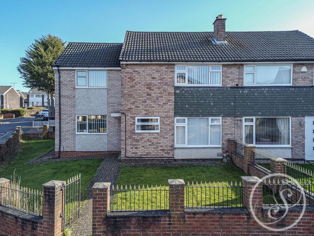 4 bed semidetached house for sale in Primley Park Drive, Alwoodley