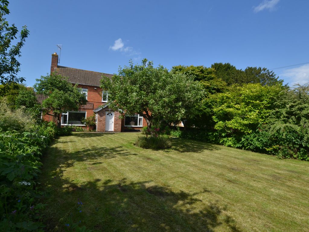 4 bed detached house for sale in High Street, Great Gonerby, Grantham