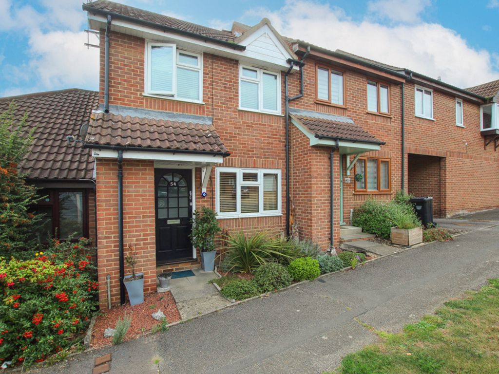 2 bed terraced house for sale in Doeshill Drive, Wickford SS12, £