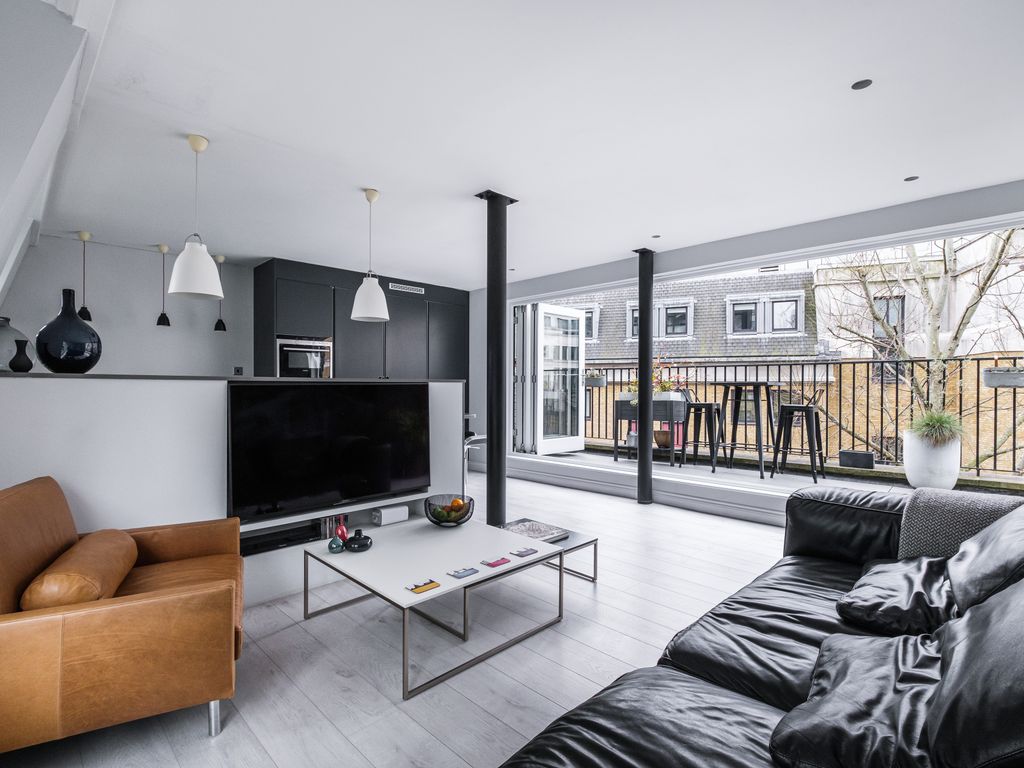 Mitre Street, Aldgate EC3A  