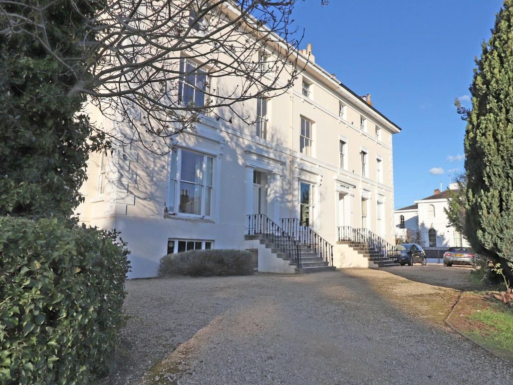 2 bed flat for sale in Ashford Road, Cheltenham GL50 Zoopla