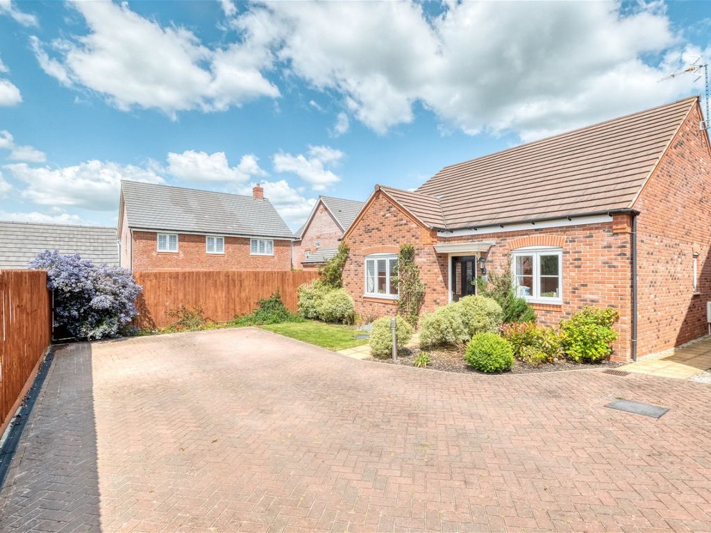 2 bed bungalow for sale in Ross Crescent, Inkberrow, Worcester WR7 Zoopla