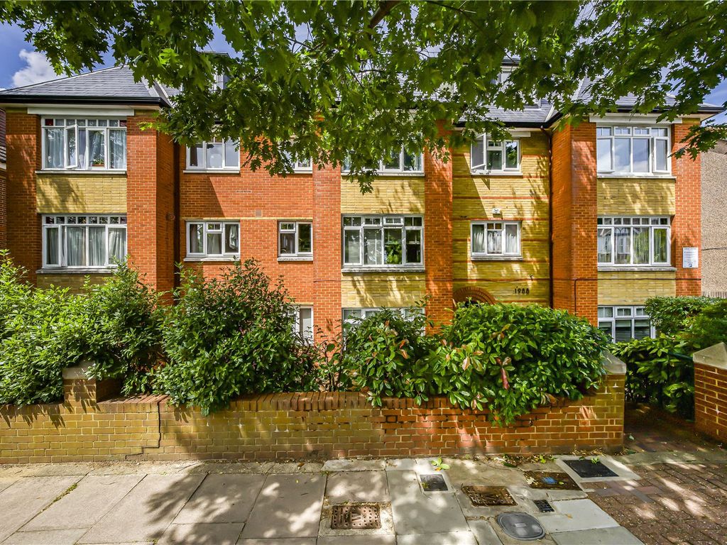 1 bed flat for sale in Vanfame Court, 138 Dukes Avenue, New Malden KT3, £350,000 Zoopla