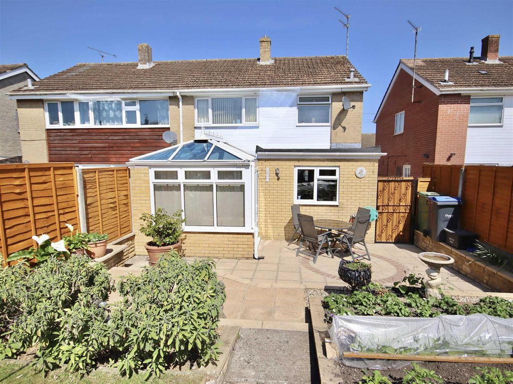 Hardens Mead Chippenham SN15  