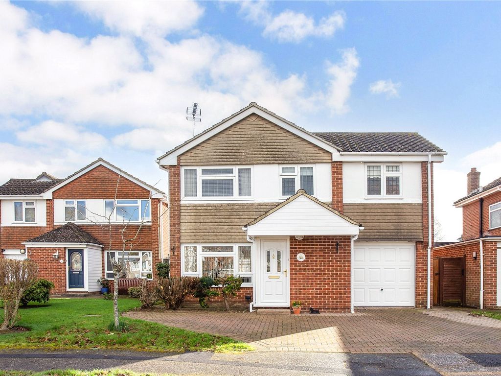 4 bed detached house for sale in Lapwing Close, Horsham, West Sussex