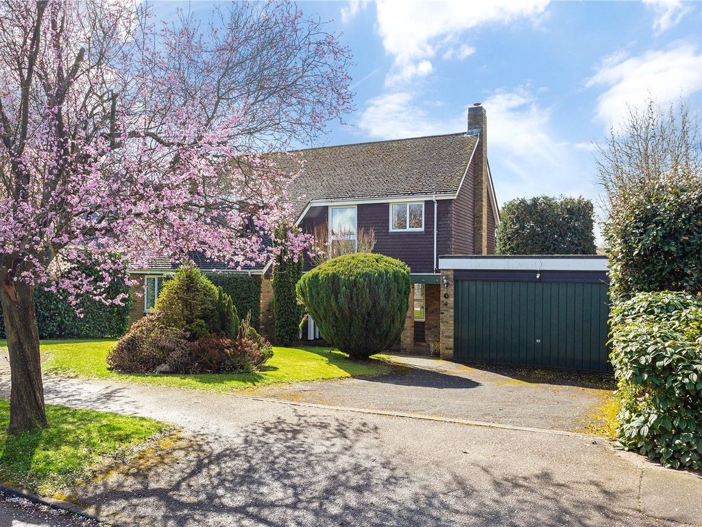 4 bed detached house for sale in Burywick, Harpenden AL5, £1,450,000