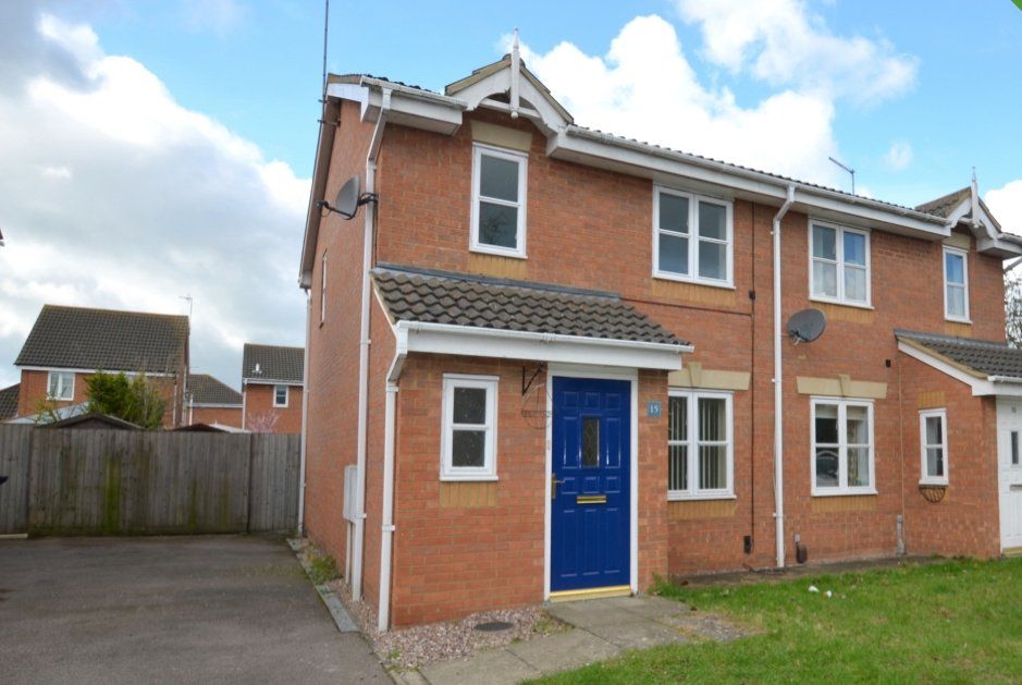 3 bed semidetached house to rent in Epsom Close, Rushden