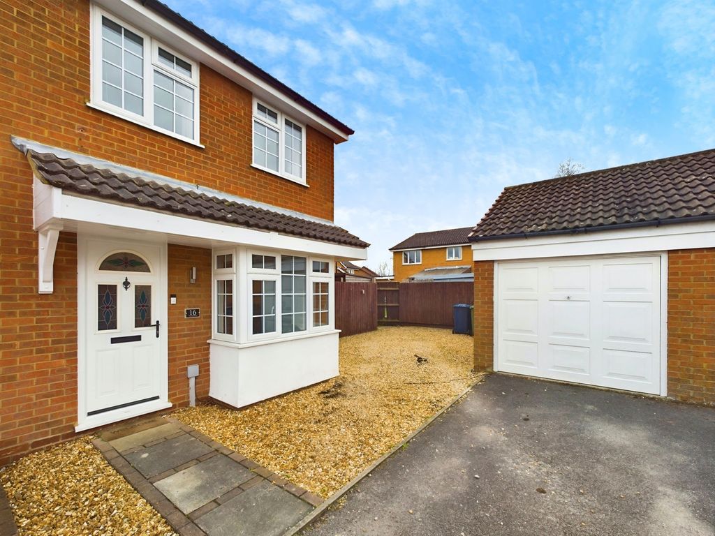 3 bed semidetached house for sale in Thirlmere, Stukeley Meadows