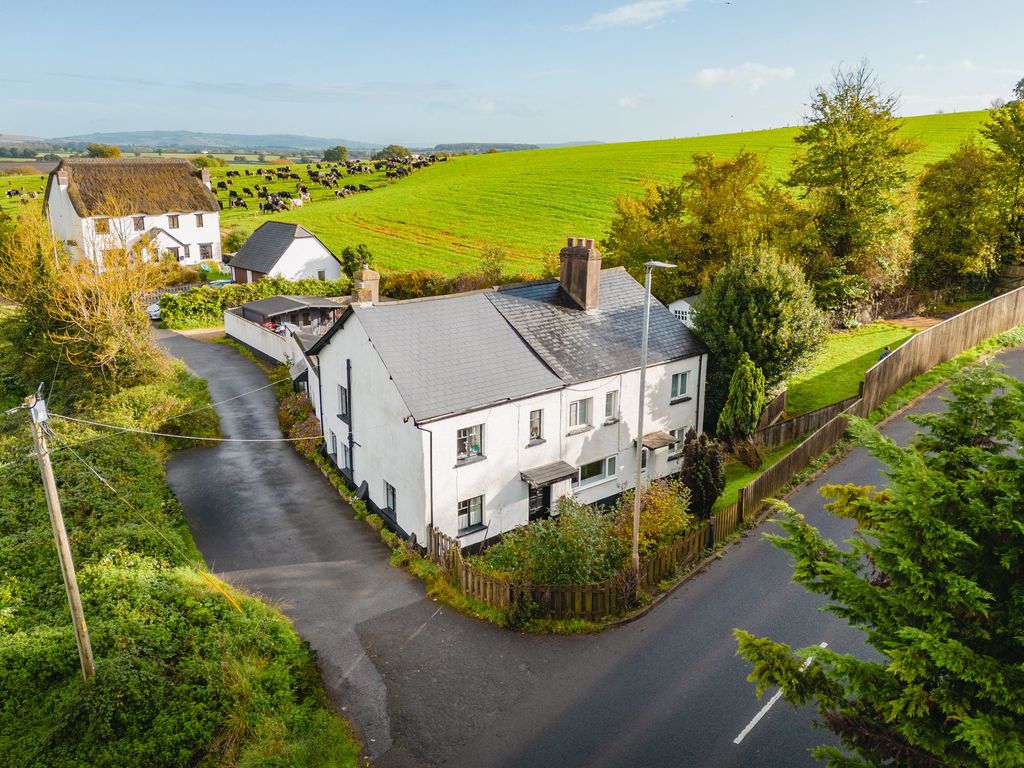 3 bed semidetached house to rent in Newton St. Cyres, Exeter EX5, £995
