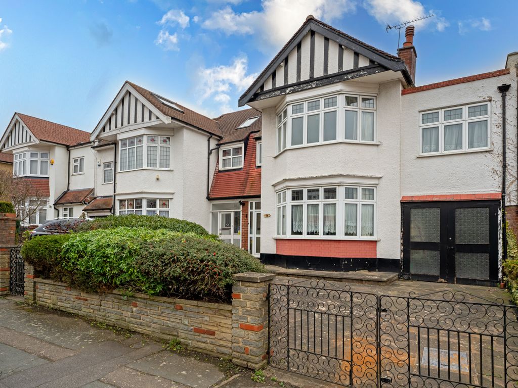 4 bed terraced house for sale in High View Road, London E18 Zoopla