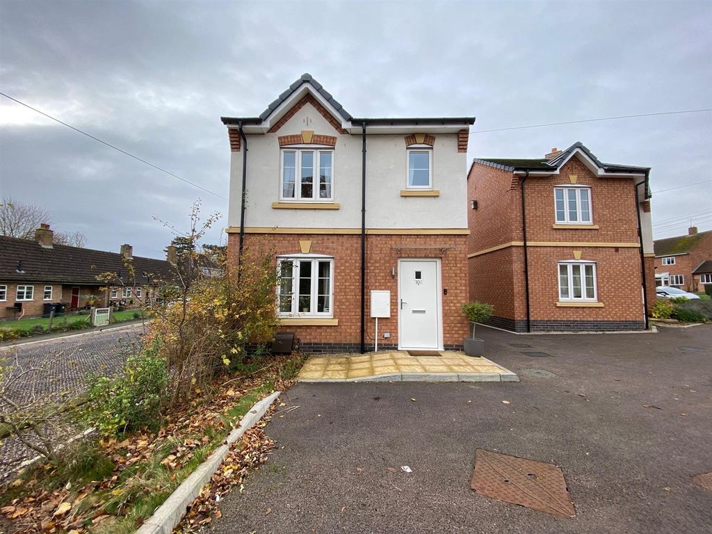 2 bed detached house for sale in Coronation Road, Malvern WR14, £