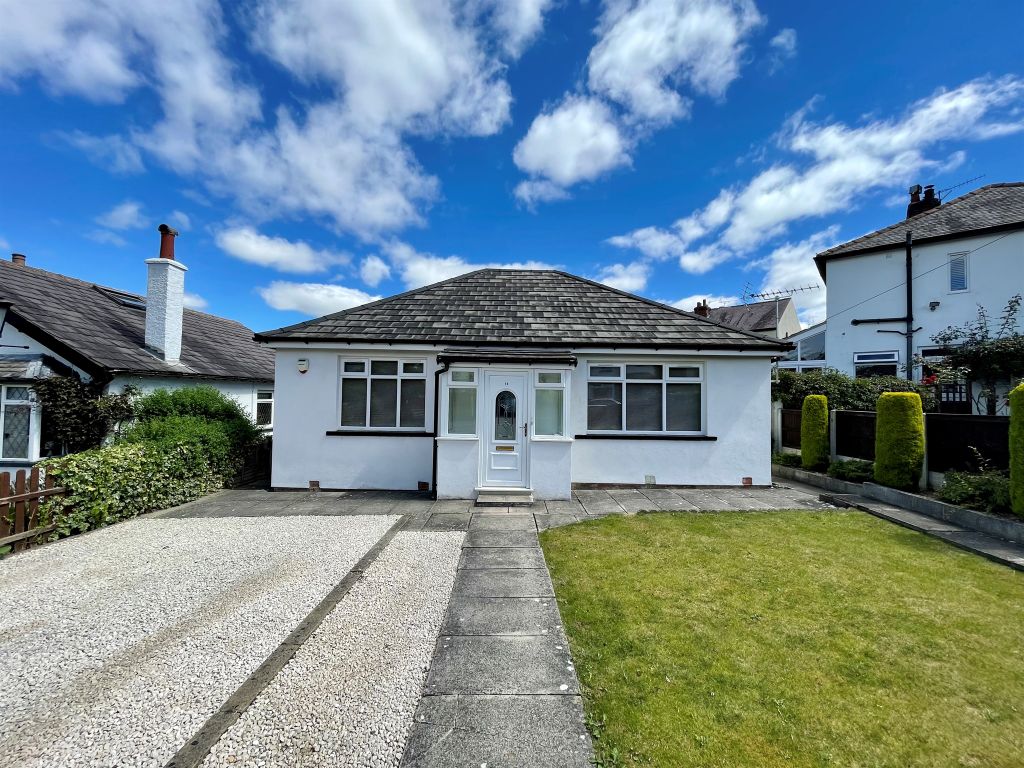 2 bed detached bungalow for sale in Canada Drive, Rawdon, Leeds LS19