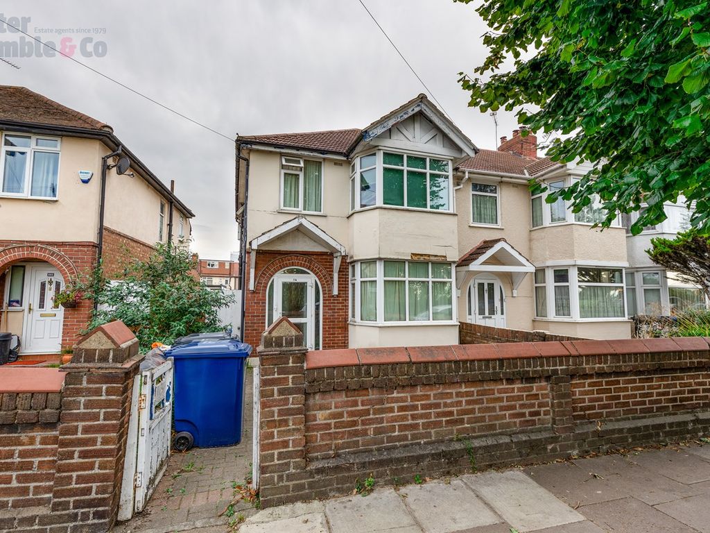 3 bed end terrace house for sale in Horsenden Lane South, Perivale