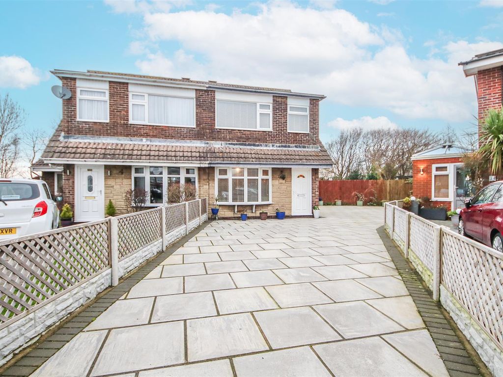 3 bed semidetached house for sale in Pilling Close, Marshside