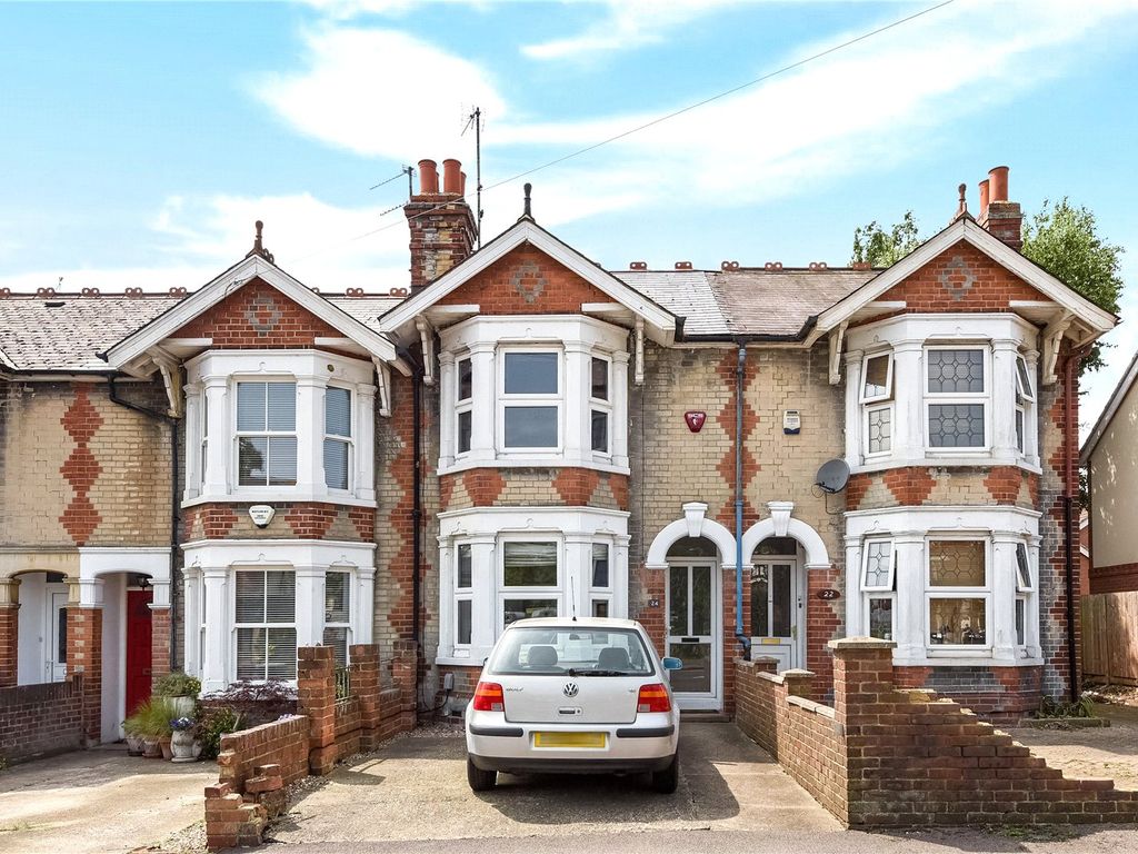3 bed terraced house to rent in Northumberland Avenue, Reading