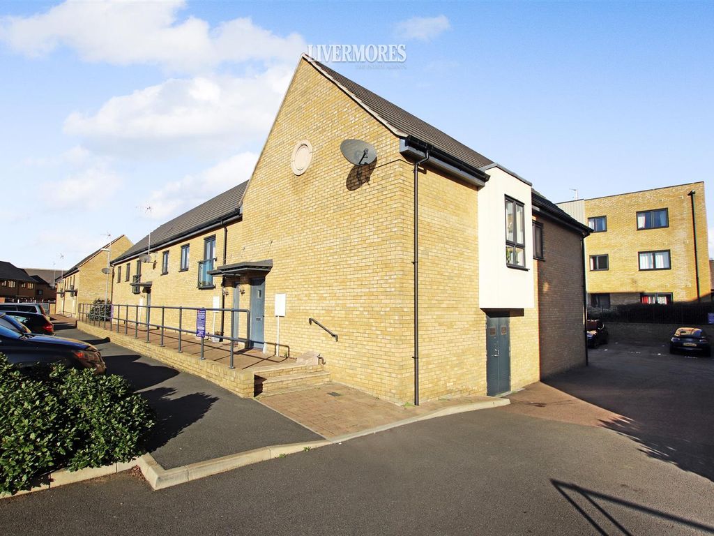 2 bed end terrace house for sale in Riverside Wharf, Dartford DA1, £