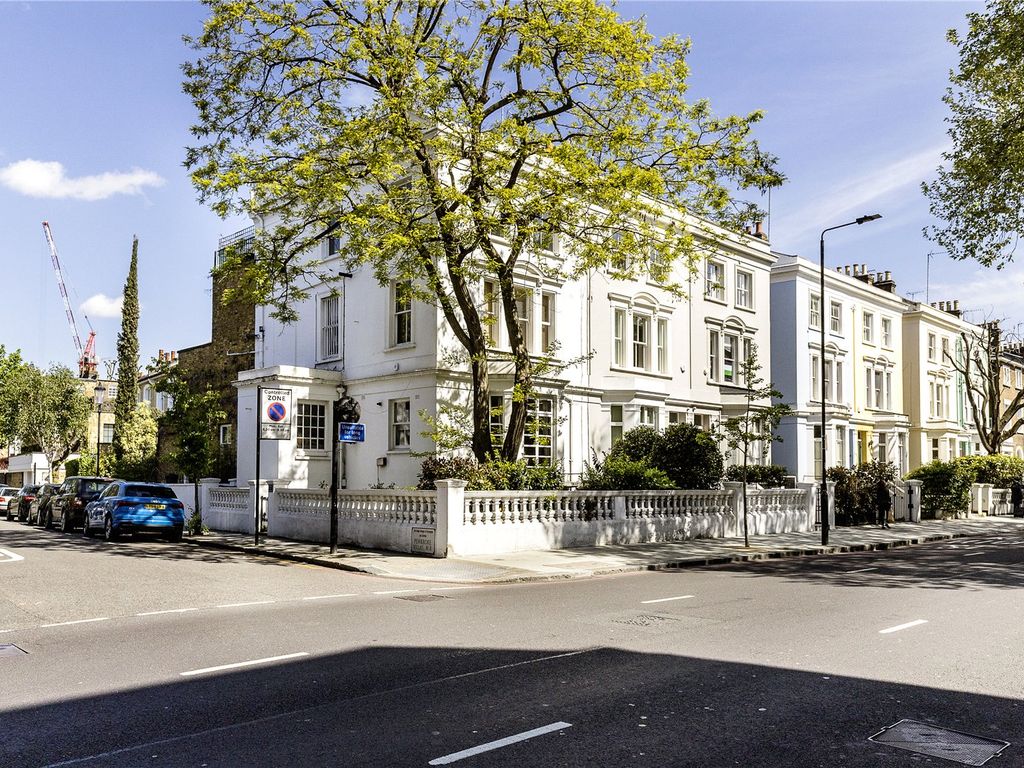 2 bed property for sale in Pembroke Road, London W8, £995,000 Zoopla
