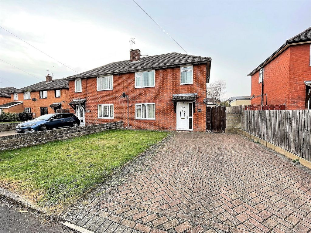 3 bed semidetached house for sale in Westfield, Caldicot NP26 Zoopla