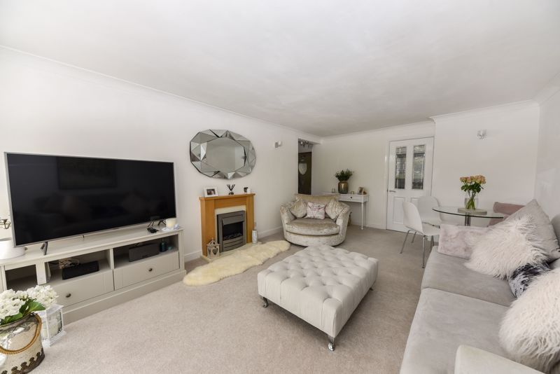 1 bed flat to rent in Purbrook Gardens, Purbrook, Waterlooville PO7, £