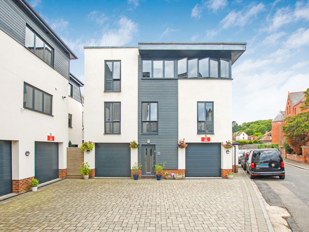 2 bed detached house for sale in Seabrook Road, Hythe CT21 Zoopla