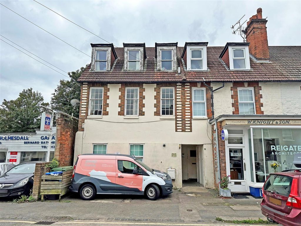 1 bed flat for sale in Holmesdale Road, Reigate RH2, £230,000 Zoopla