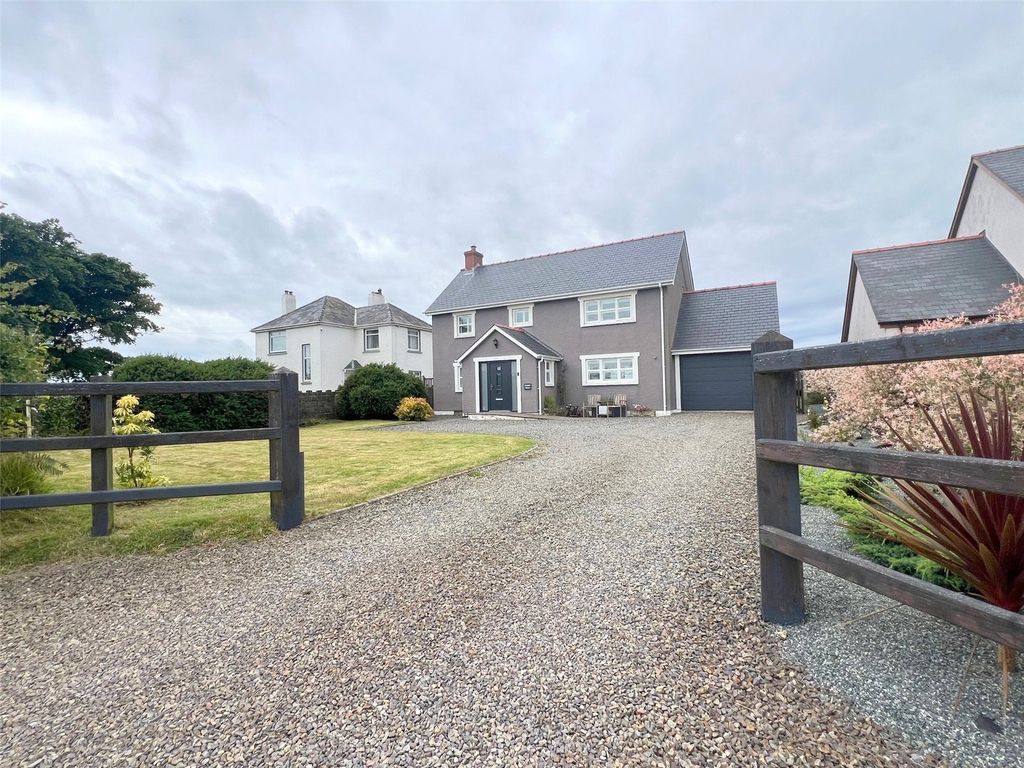 4 bed detached house for sale in TrefgarnOwen, Haverfordwest