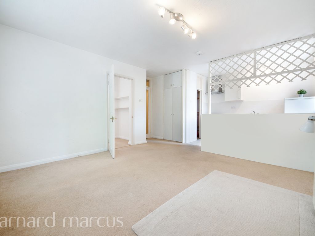 1 bed flat to rent in Mayfield Road, Sanderstead, South Croydon CR2, £