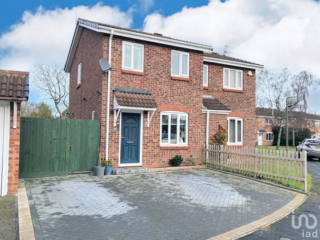 2 bed semidetached house to rent in Mallory Road, Wolverhampton WV6, £