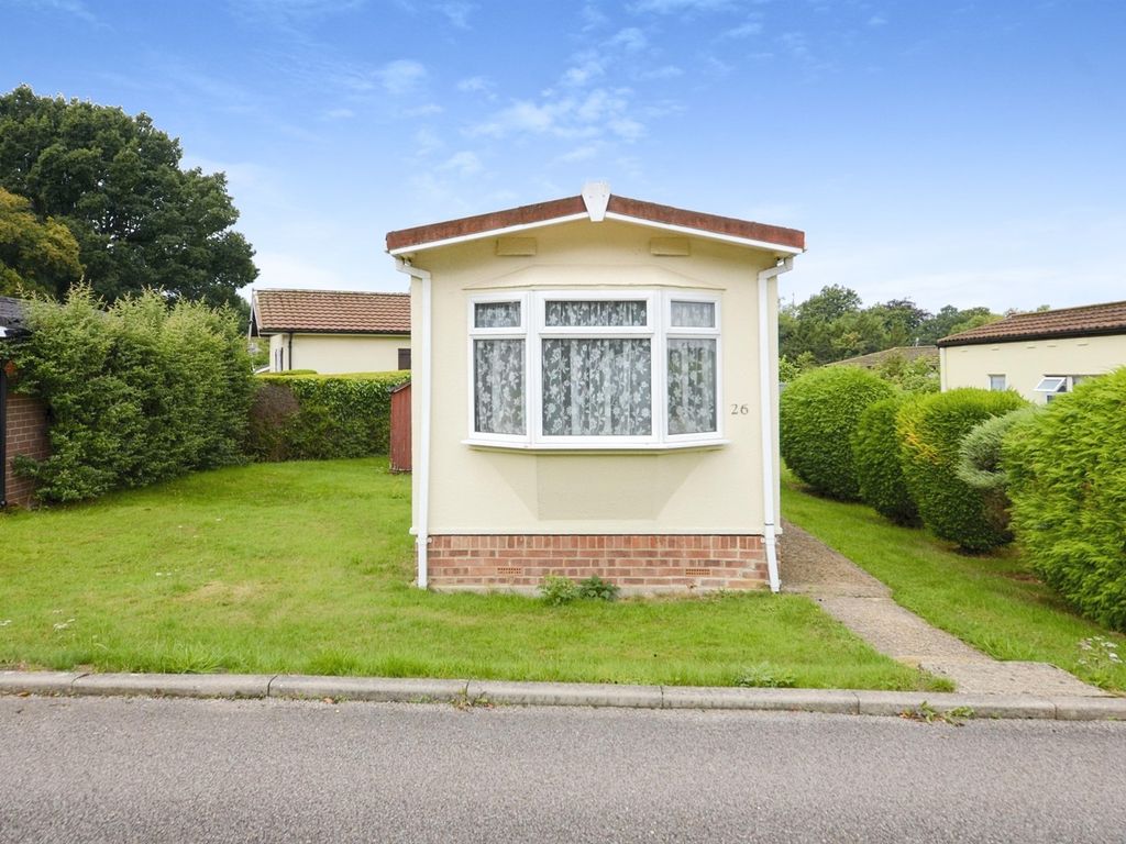 2 bed mobile/park home for sale in Newlands Park, Bedmond Road, Abbots
