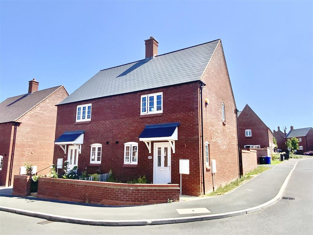 Property for sale in Pianoforte Road, Roade, Northampton NN7 Zoopla