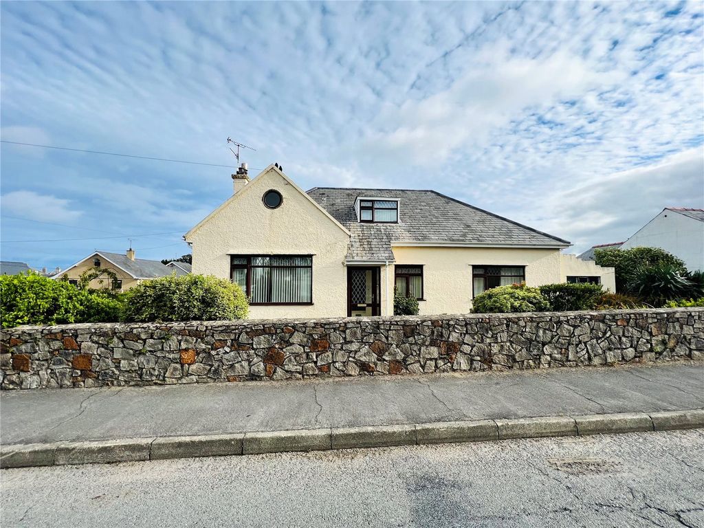 5 bed bungalow for sale in Lon Tyn Y Mur, Morfa Nefyn, Pwllheli, Lon