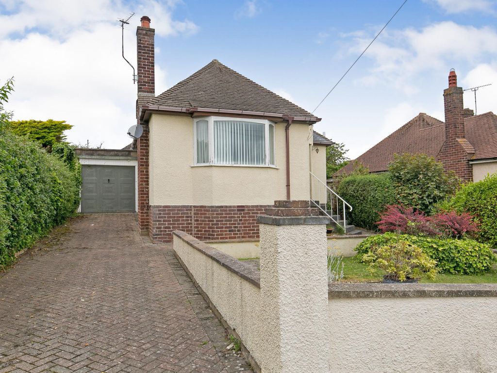 2 bed bungalow for sale in Maes Y Castell, Llanrhos, Llandudno LL30