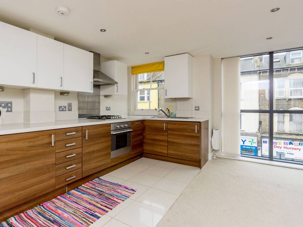 2 bed flat to rent in Lee High Road, Hither Green, London SE13, £1,700 pcm Zoopla