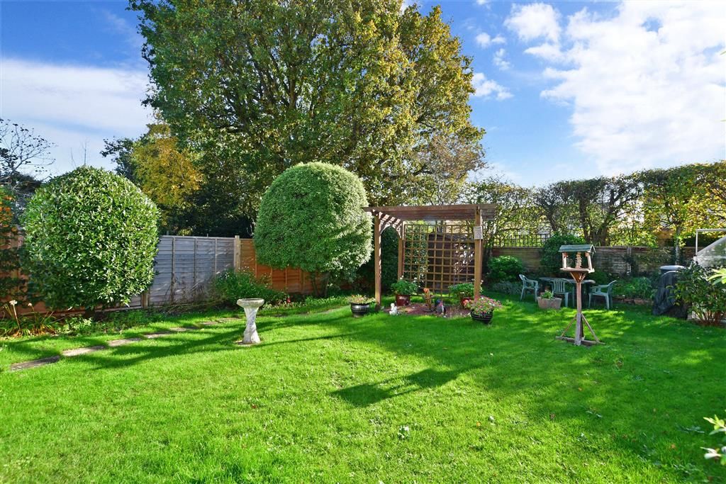 3 bed detached house for sale in Norwich Road, Chichester, West Sussex