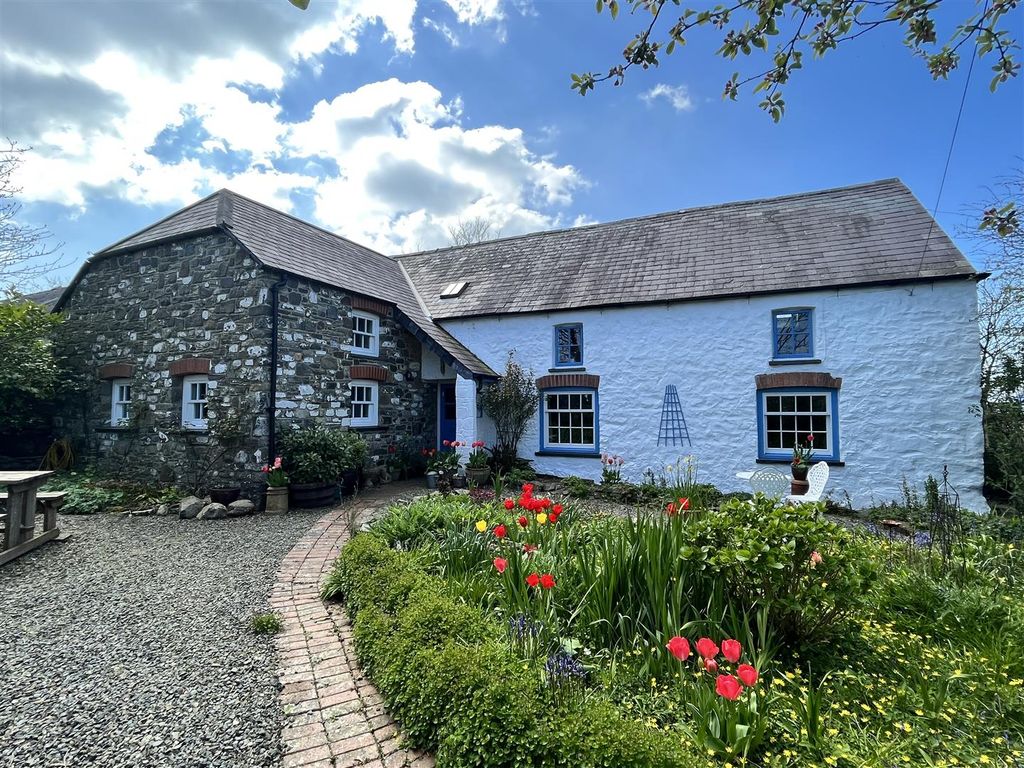 4 bed detached house for sale in Middle Lochvane, Pen Y Cwm