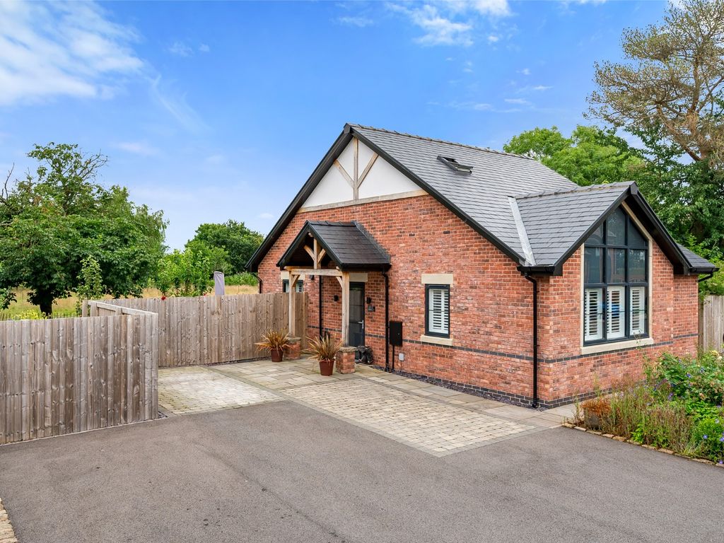 3 bed detached house for sale in Old Moss Lane, Glazebury, Warrington