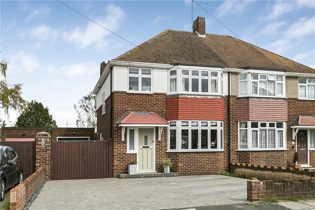 3 bed semidetached house for sale in Dale Road, SunburyOnThames