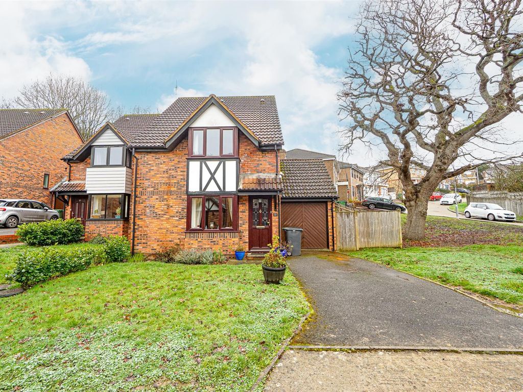 3 bed semidetached house for sale in Albourne Close, St. LeonardsOnSea TN38 Zoopla