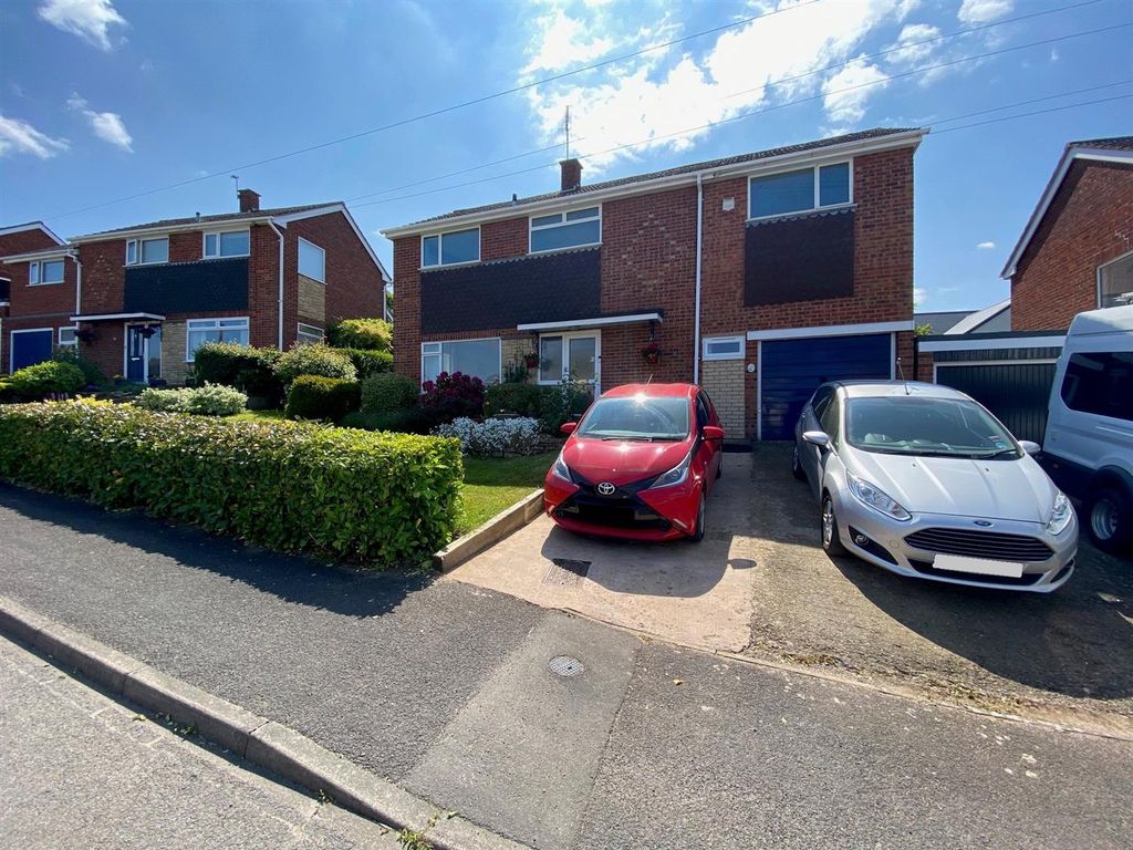 4 bed detached house for sale in Broadlands Drive, Malvern WR14 Zoopla