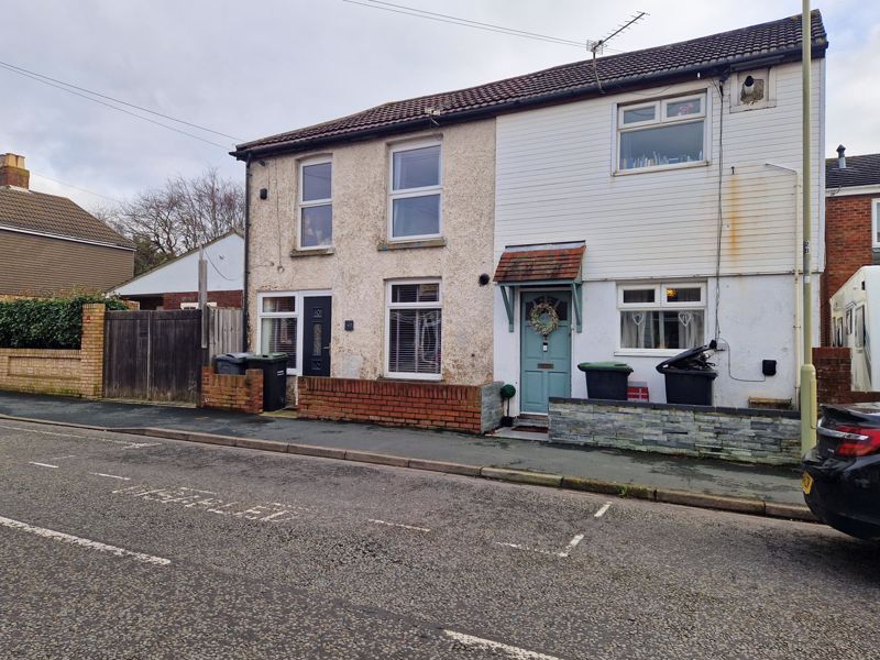 2 bed semidetached house to rent in Grove Road, Gosport PO12, £1,100