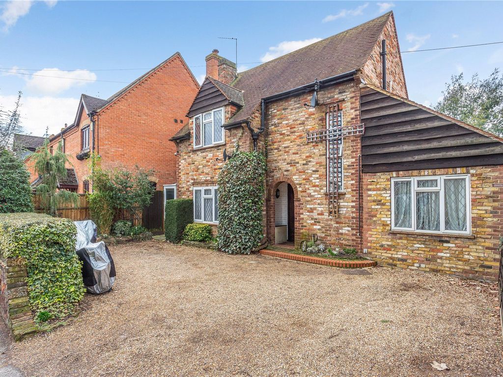 4 bed detached house for sale in High Street, Harefield, Uxbridge UB9