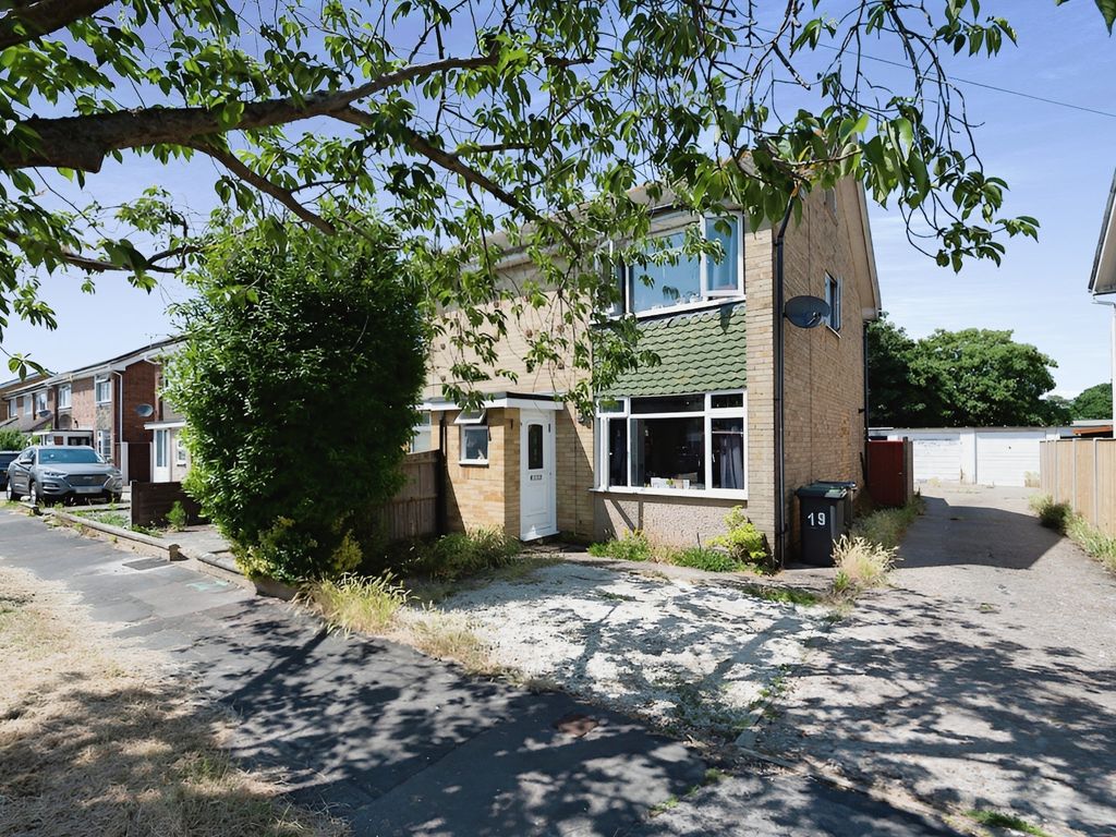 3 bed semidetached house for sale in Cherrywood Gardens, Hayling