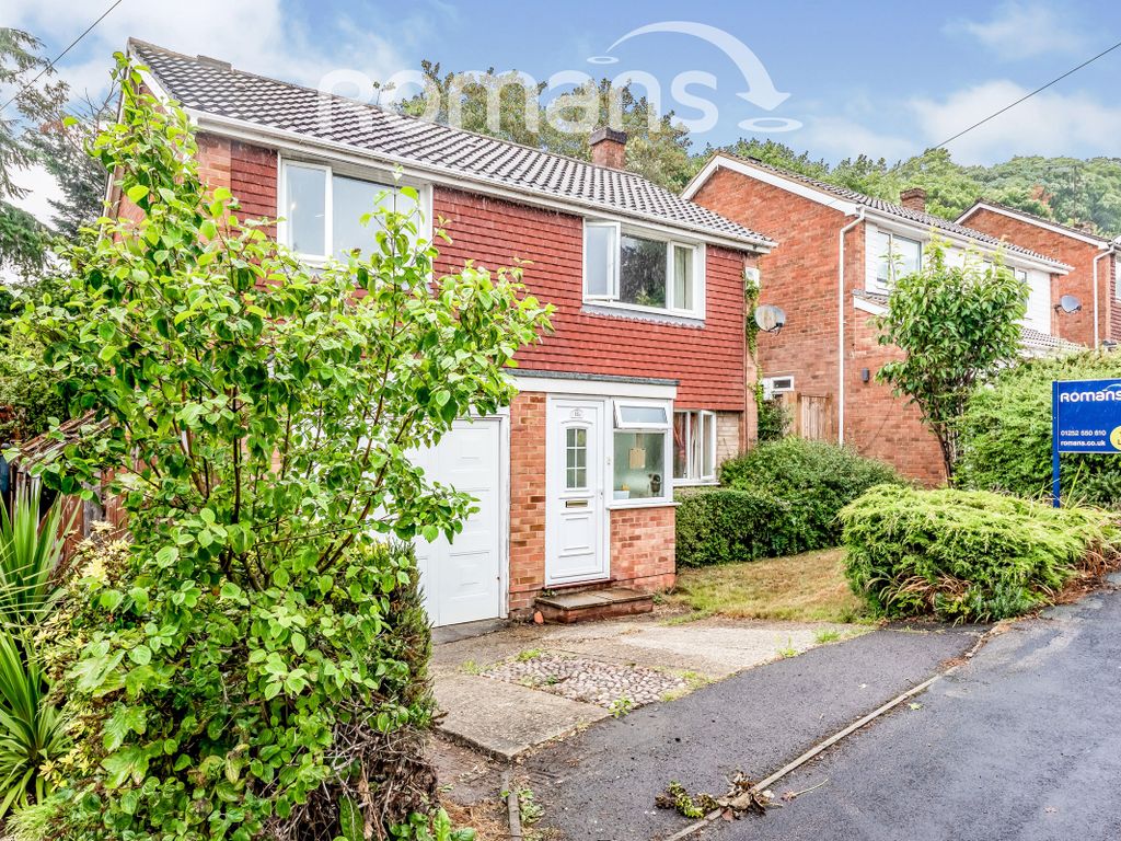 3 bed detached house to rent in Abbey Way, Farnborough GU14 Zoopla