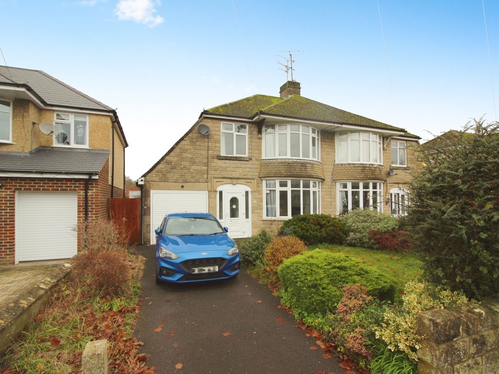 3 bed semidetached house to rent in Carlisle Avenue, Old Town, Swindon
