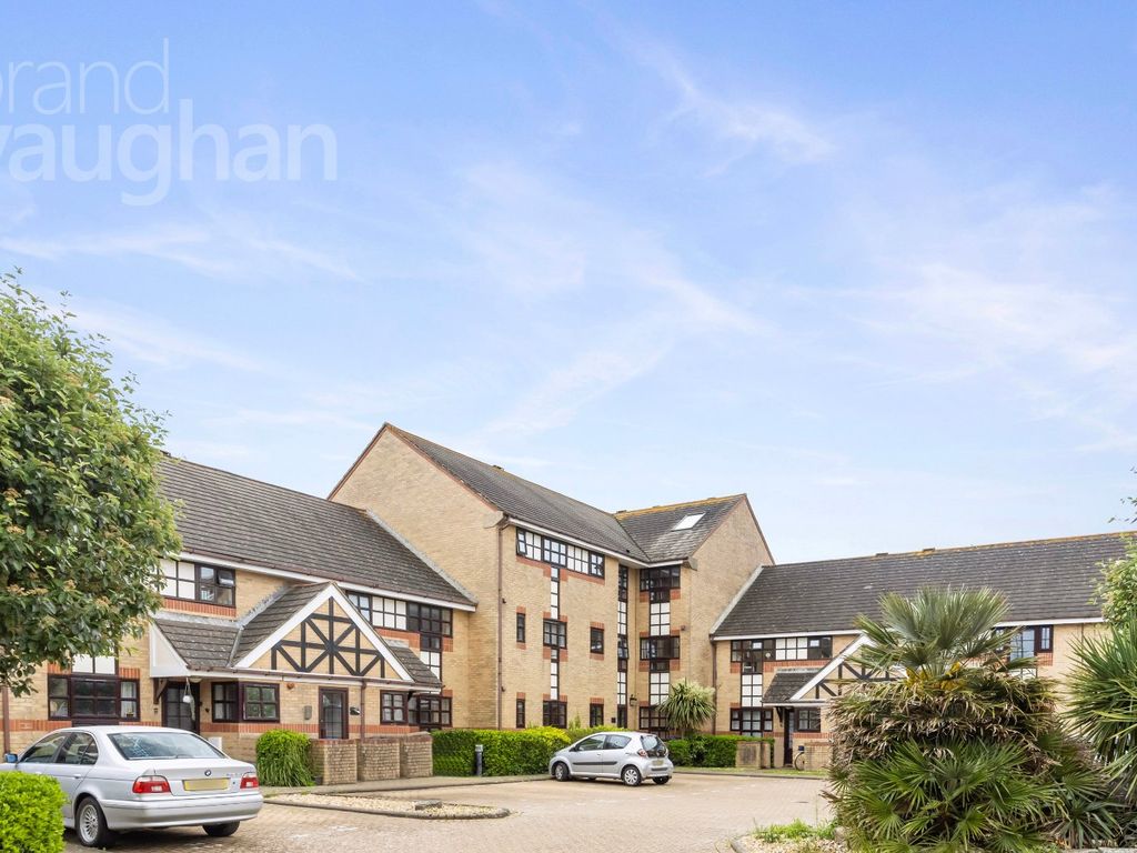 2 bed flat for sale in Emerald Quay, ShorehamBySea, West Sussex BN43