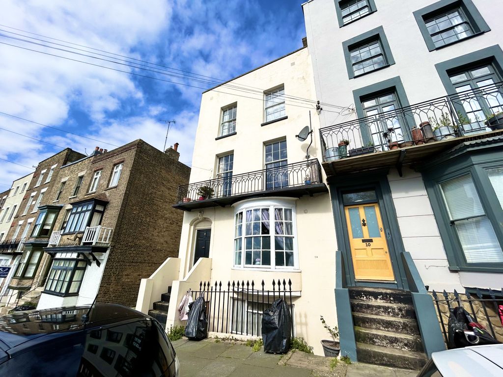 3 bed flat for sale in Trinity Square, Margate CT9, £260,000 Zoopla