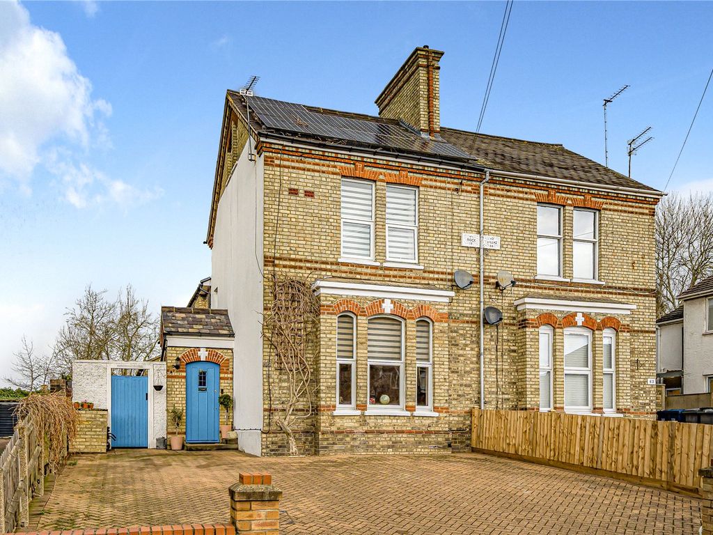 4 bed semidetached house for sale in Margaret Road, EN4, £