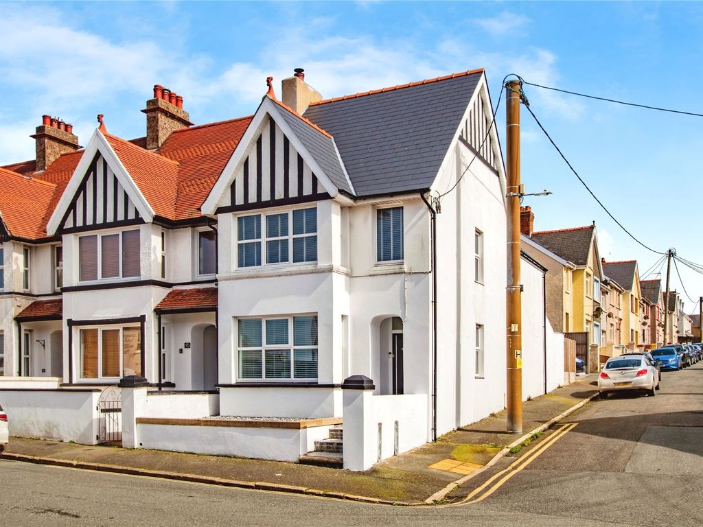 3 bed end terrace house for sale in Dartmouth Street, Milford Haven